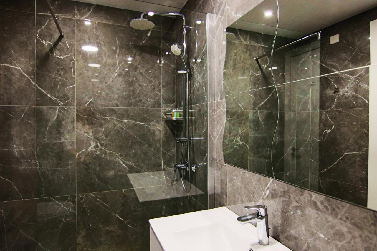 Phaedrus Living: Luxury Suite Nicosia 502 Экстерьер фото