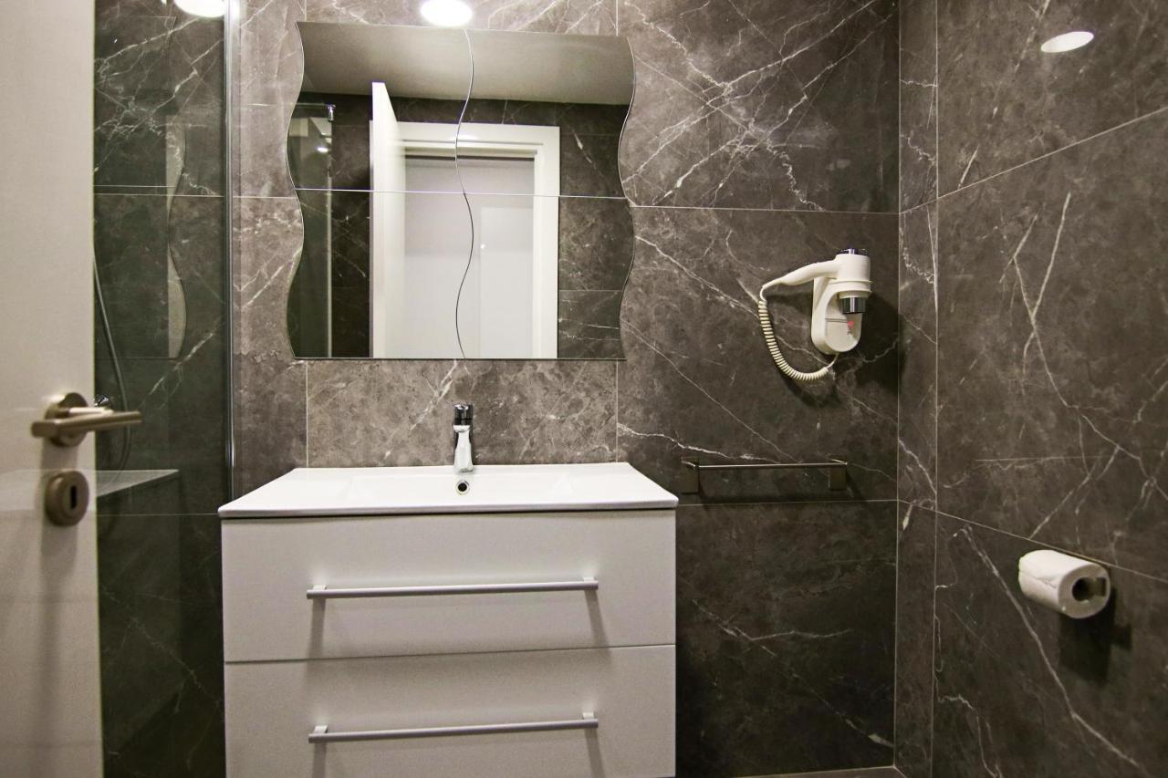 Phaedrus Living: Luxury Suite Nicosia 502 Экстерьер фото