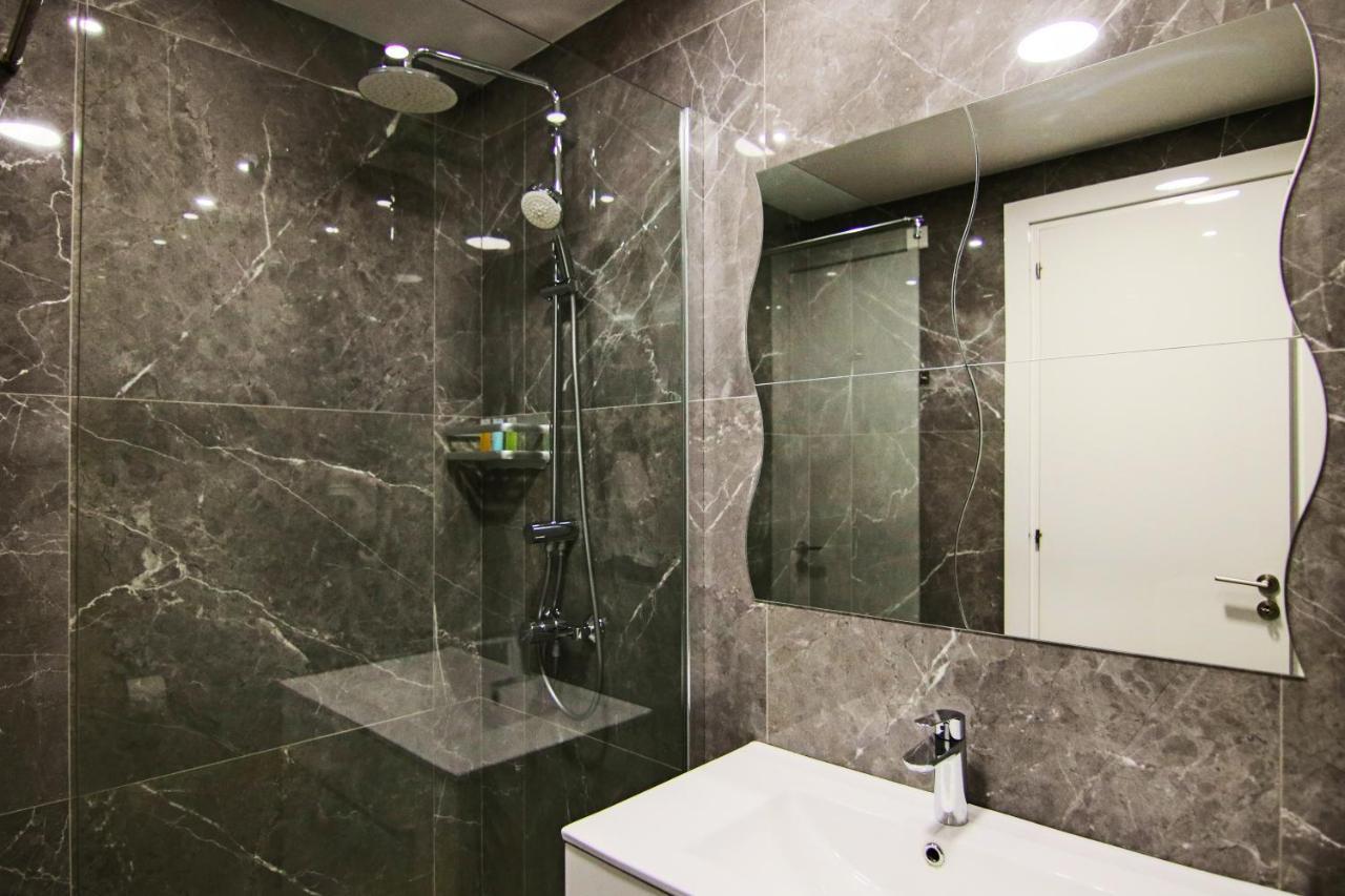 Phaedrus Living: Luxury Suite Nicosia 502 Экстерьер фото